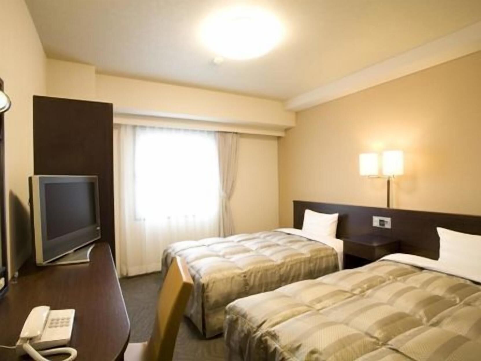 Desk, free WiFi, bed sheets