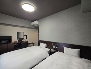 Free WiFi, bed sheets
