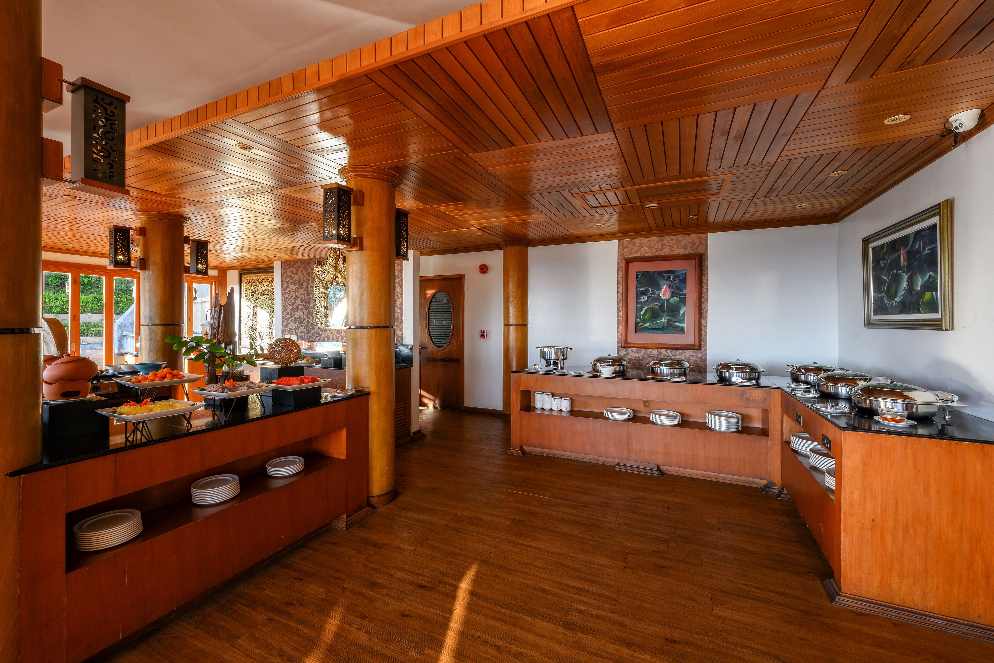 daily continental breakfast (thb 550.00 per person)