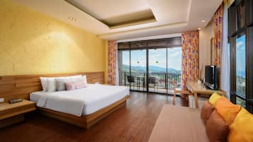 Premium bedding, pillow-top beds, minibar, in-room safe
