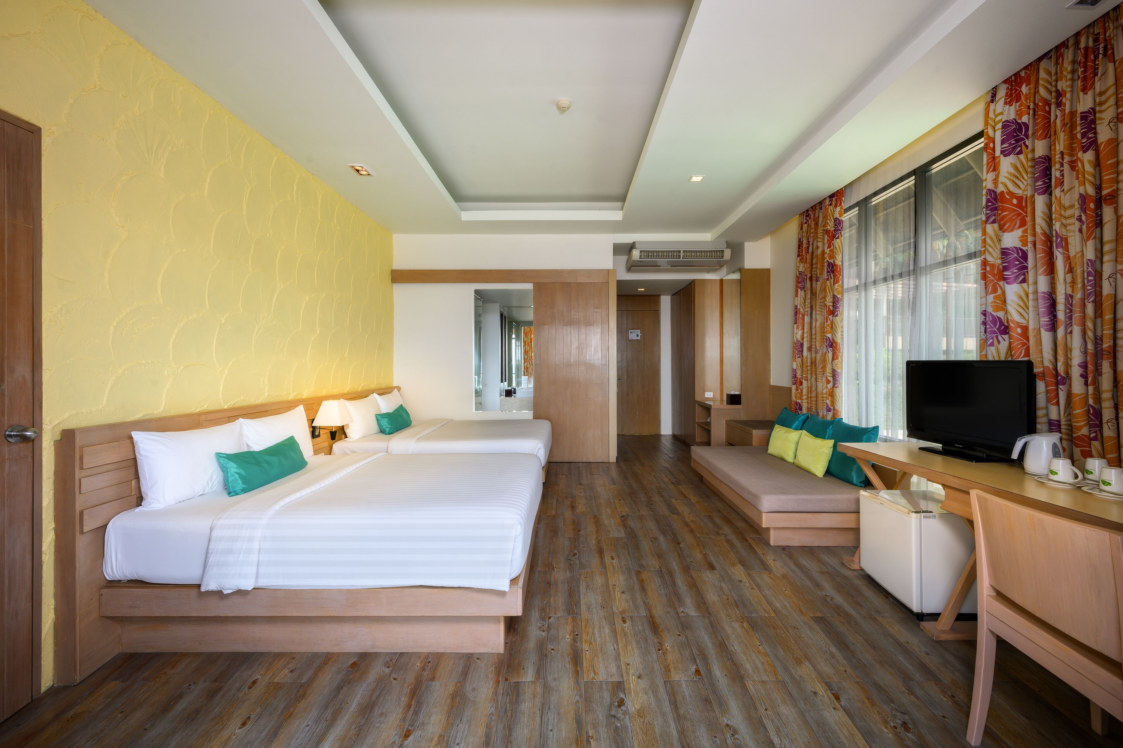 family sea view | premium bedding, pillow-top beds, minibar, in-room safe