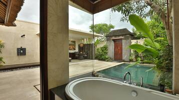 Bathtub besar