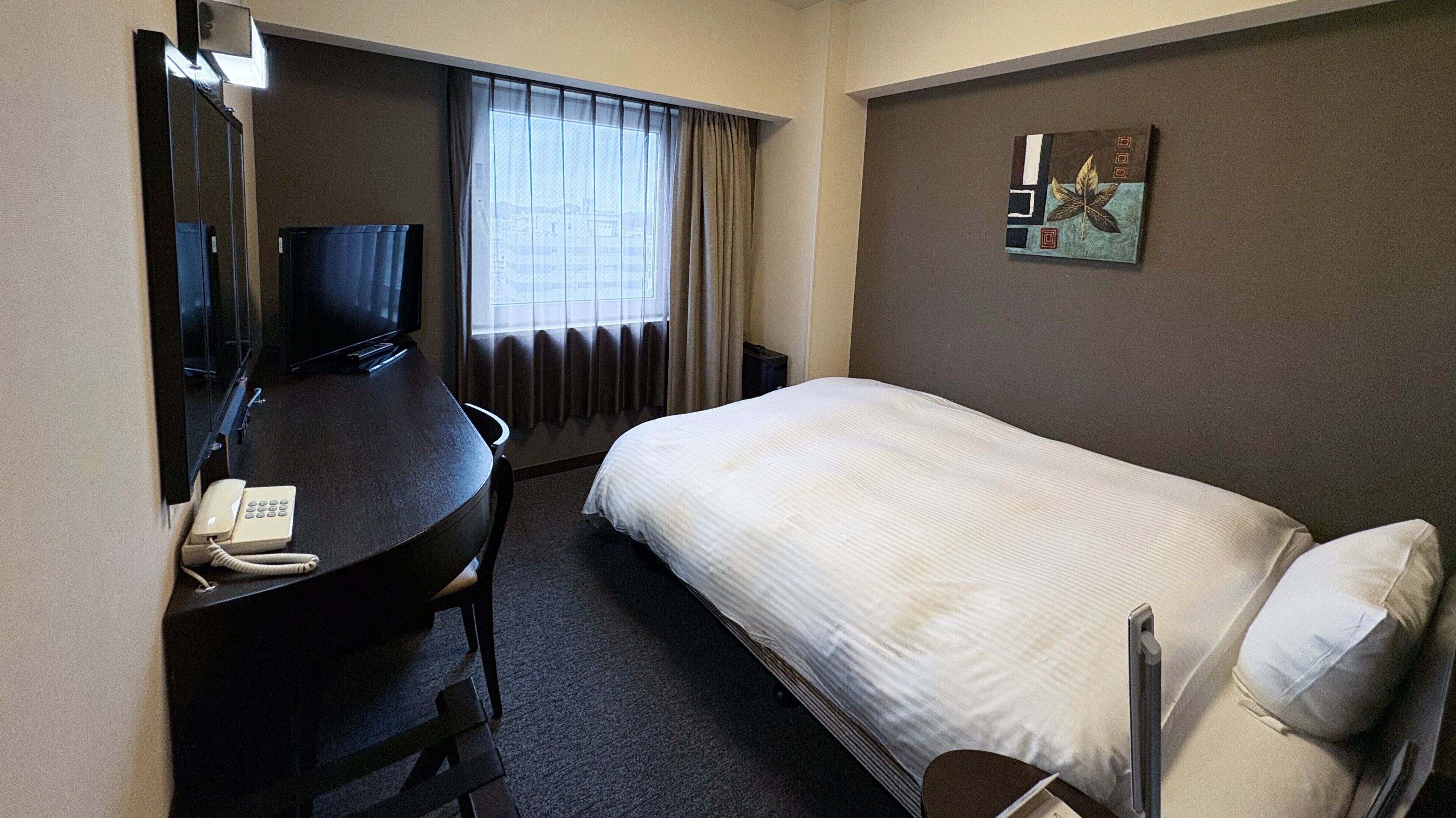WiFi (free), bed sheets