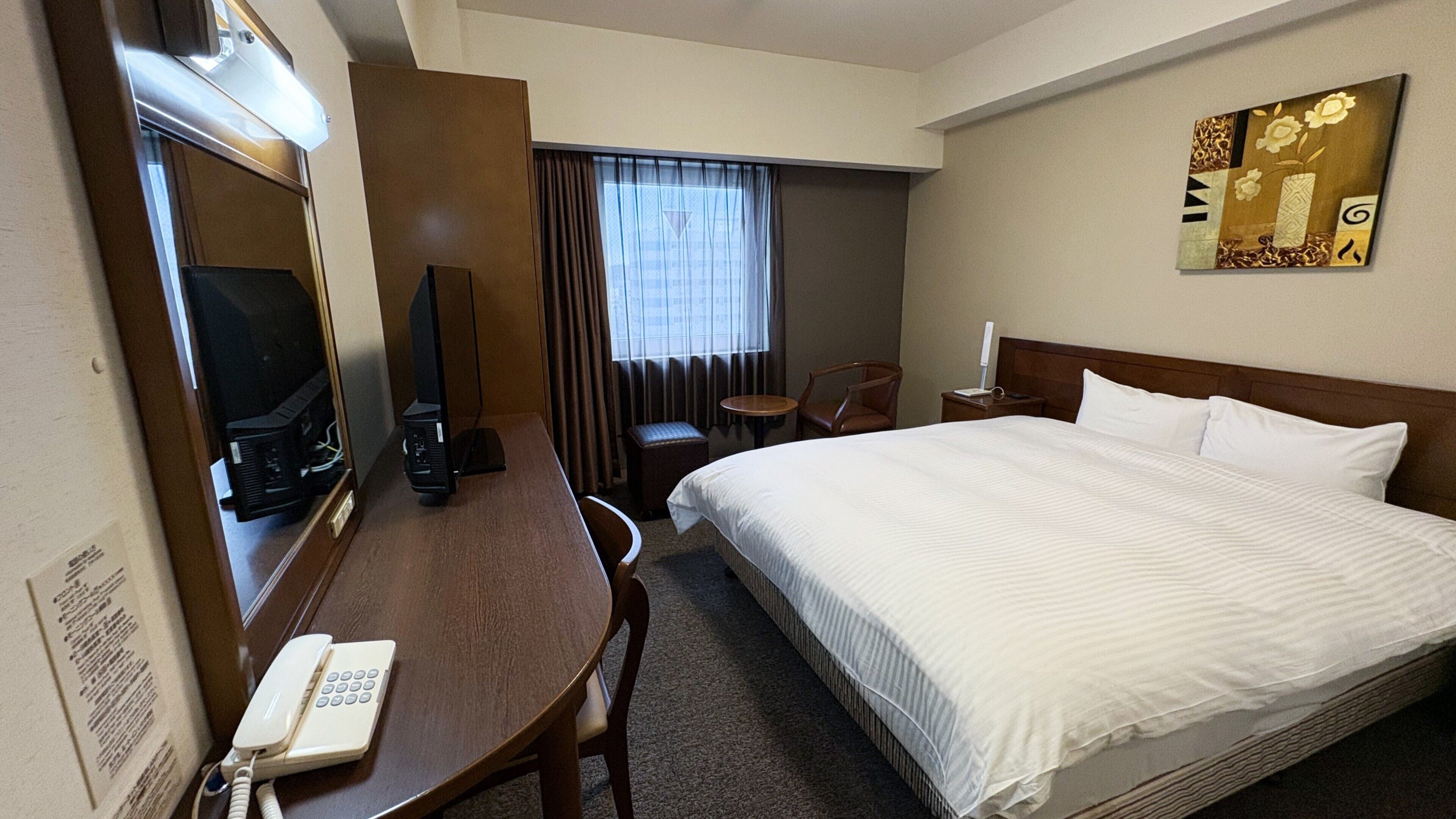 WiFi (free), bed sheets