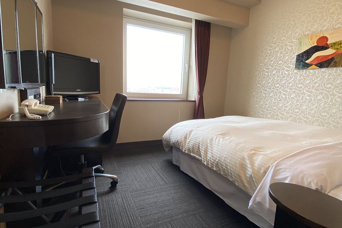 comfort single room, non smoking | desk, free wifi, bed sheets