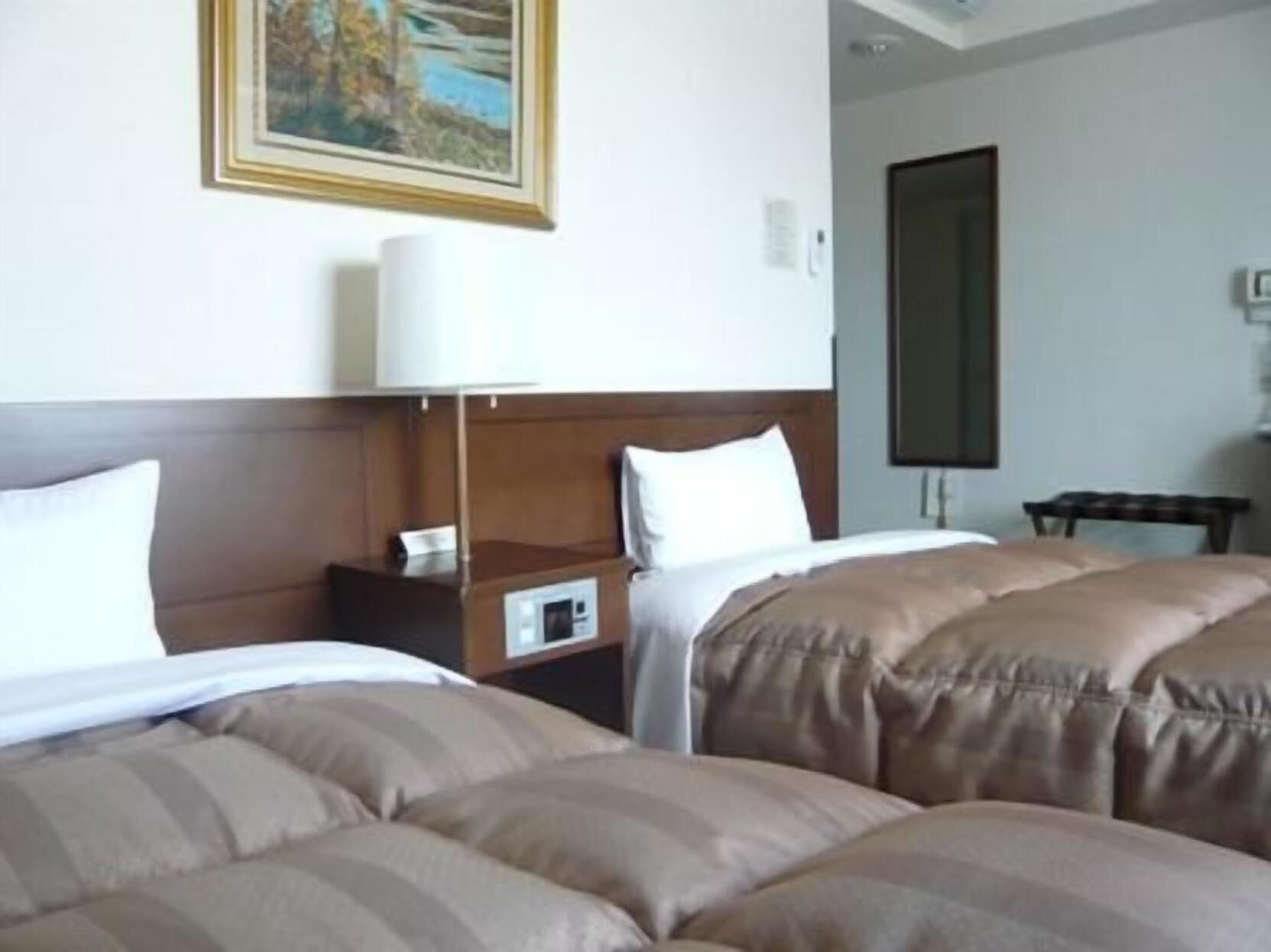 Free WiFi, bed sheets