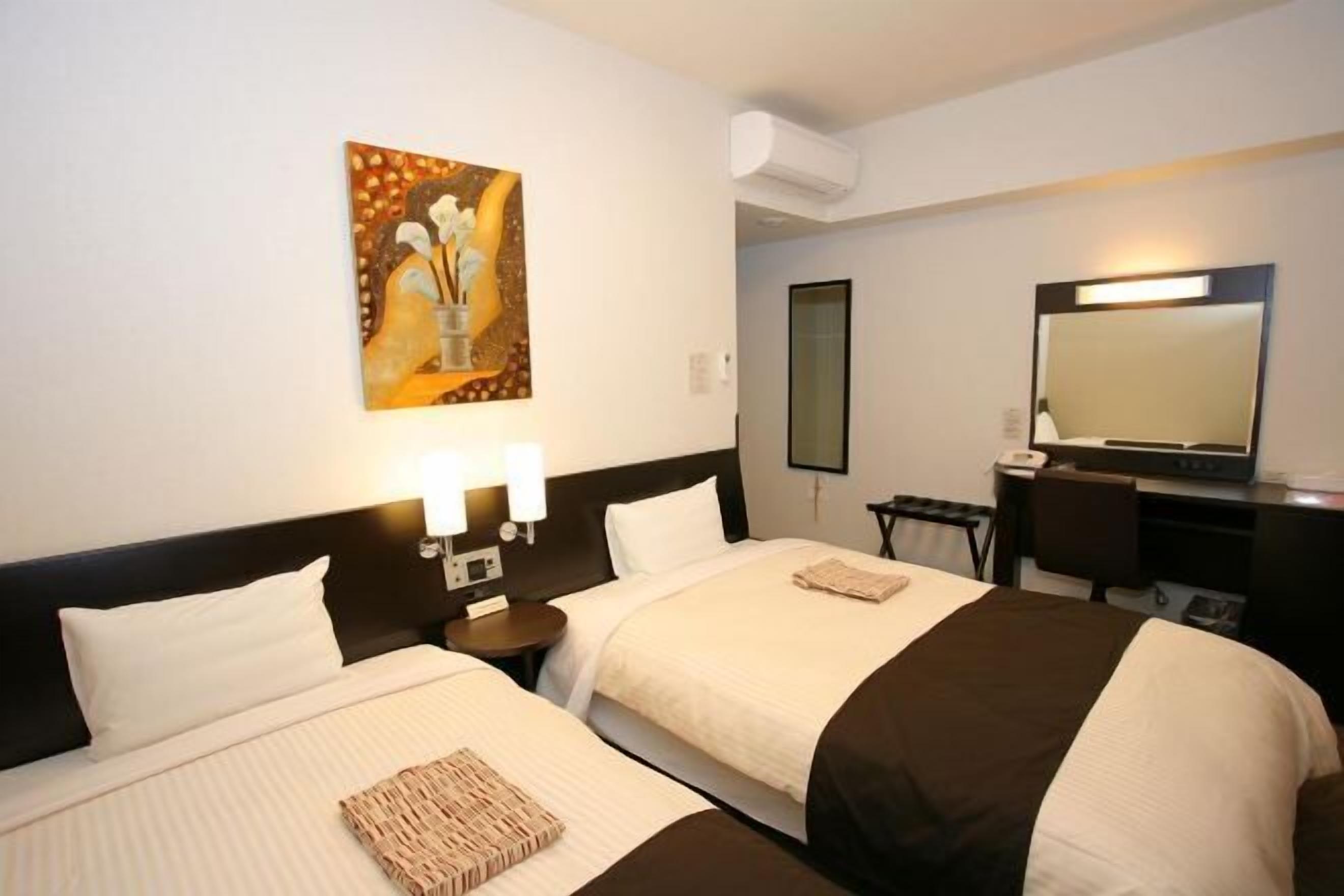 Free WiFi, bed sheets