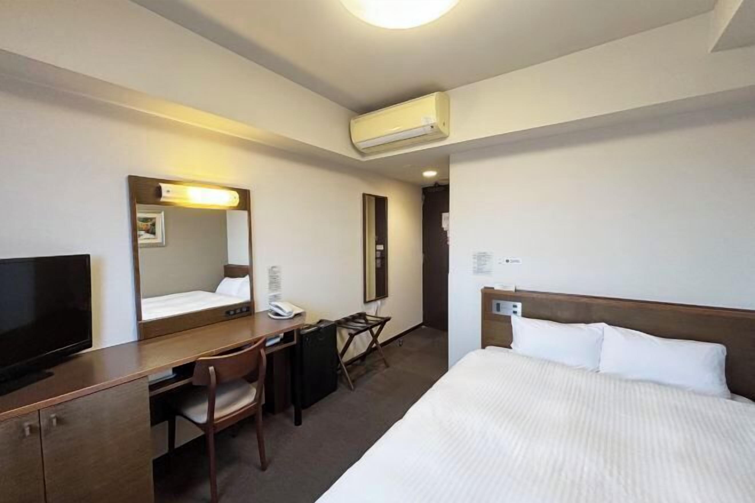 Bureau, Wi-Fi gratuit, draps fournis