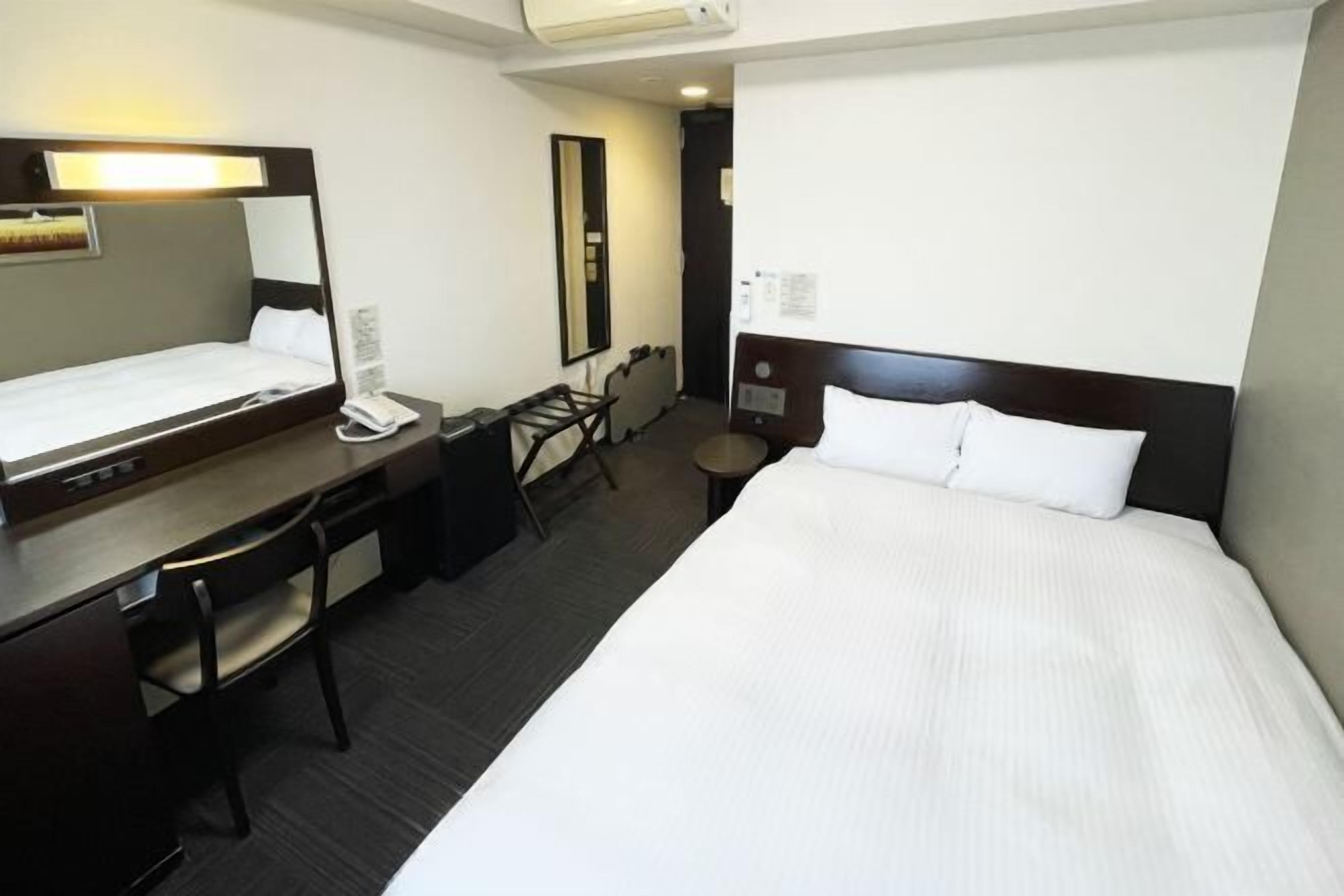 Bureau, Wi-Fi gratuit, draps fournis