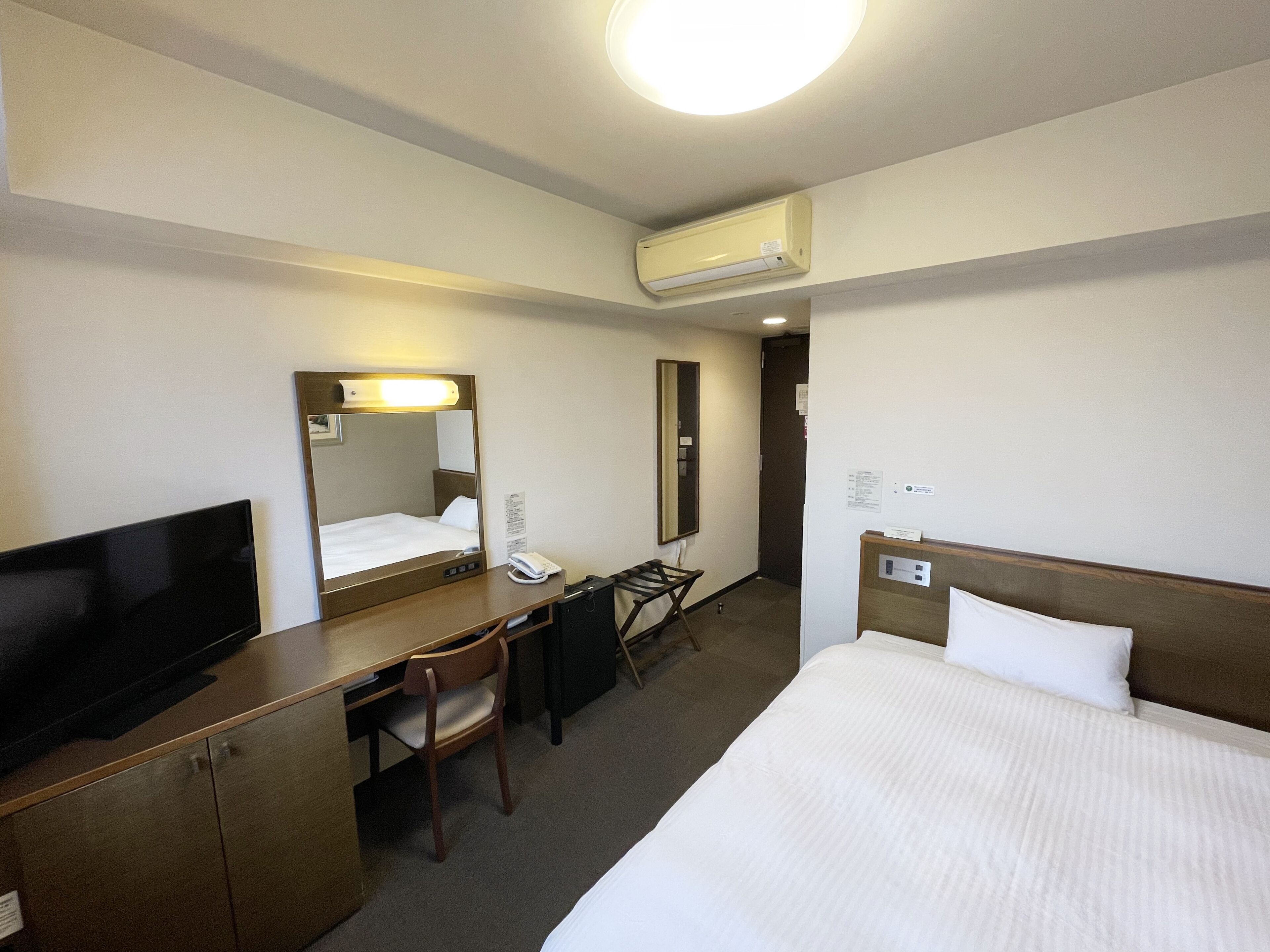 Bureau, Wi-Fi gratuit, draps fournis