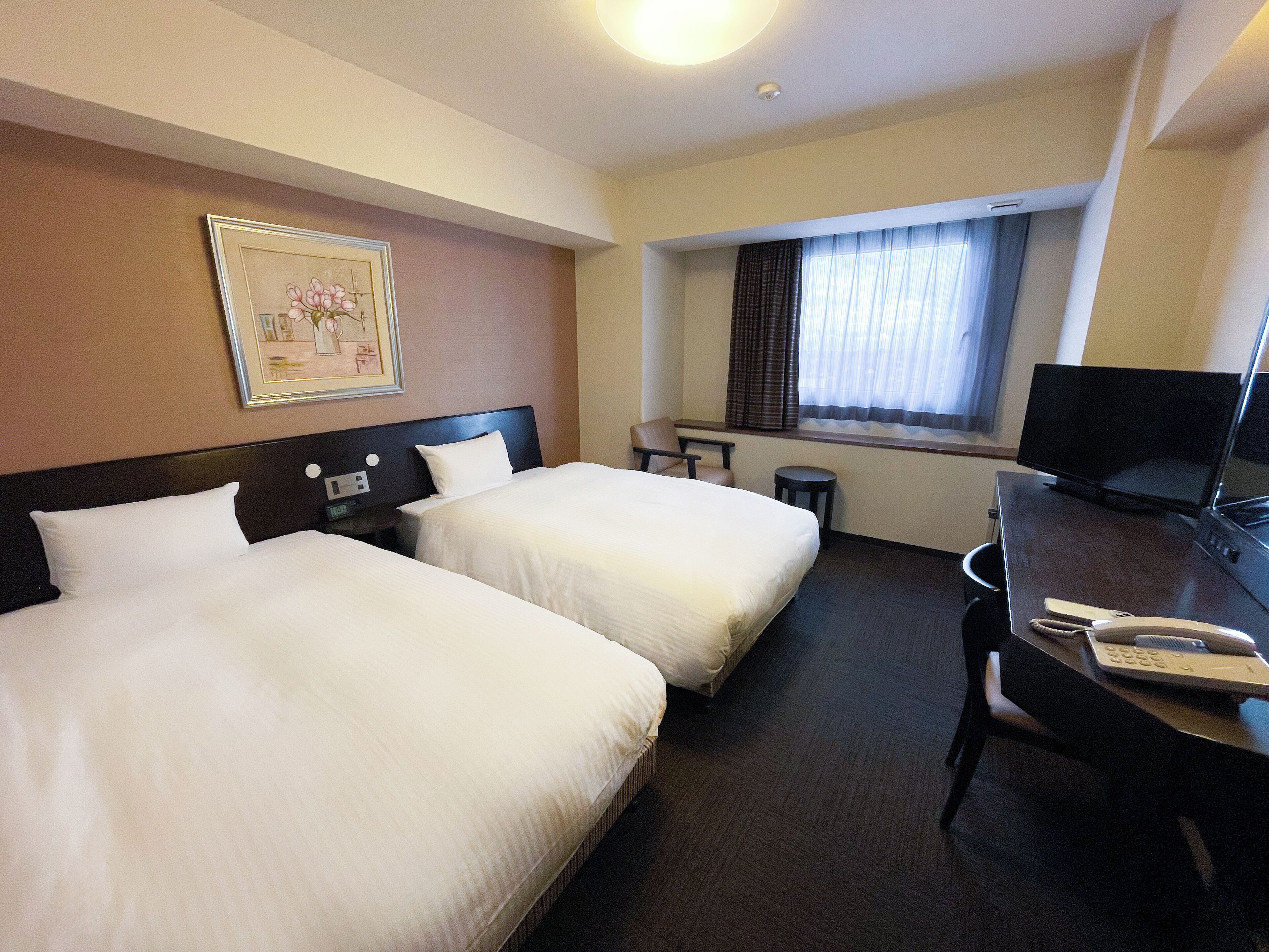 Chambre Confort avec lits jumeaux, plusieurs lits, non-fumeurs | Bureau, Wi-Fi gratuit, draps fournis