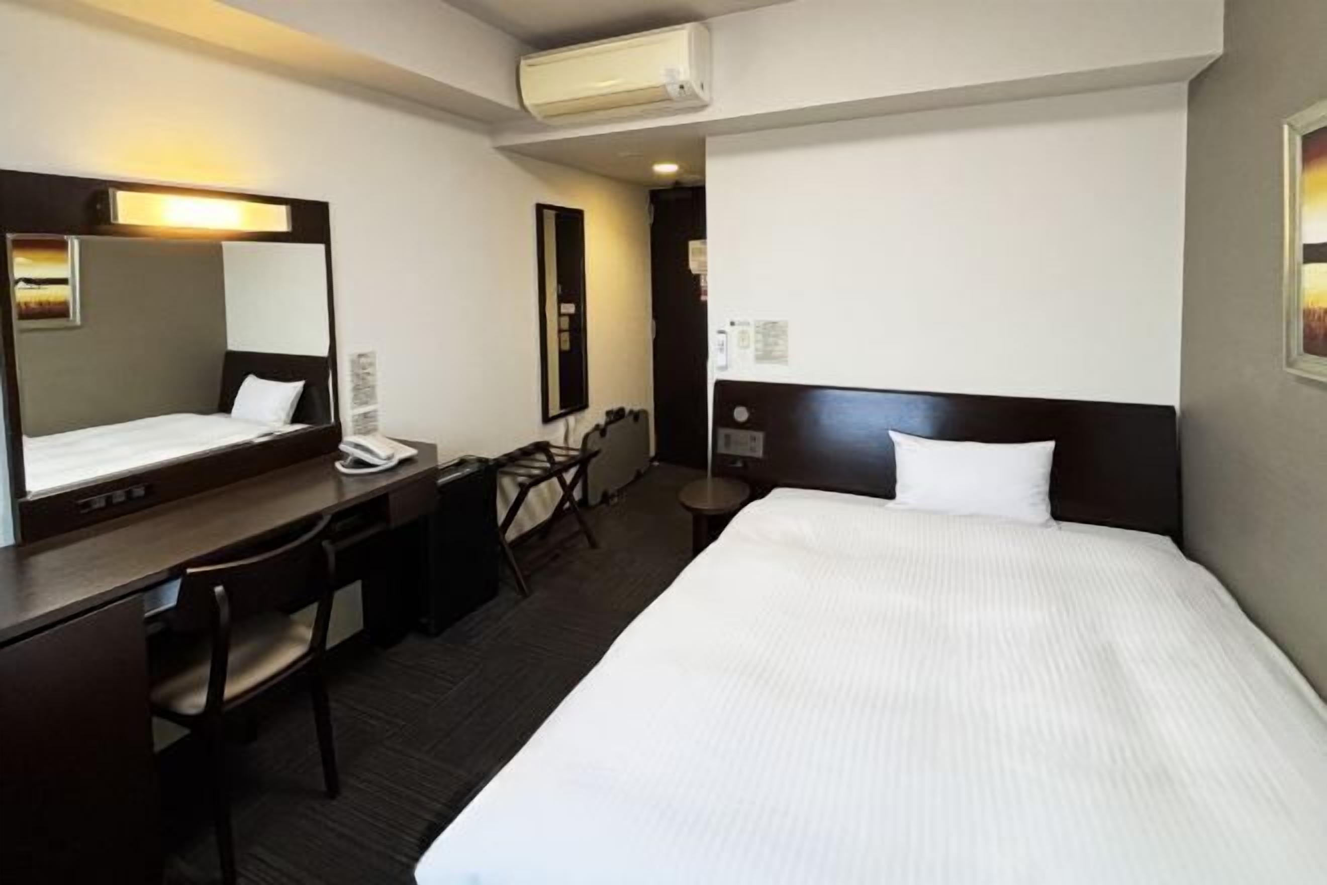 Bureau, Wi-Fi gratuit, draps fournis