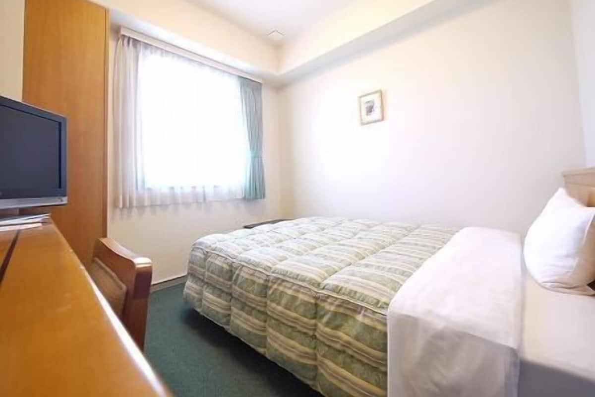 واي فاي مجانًا وملاءات أسرّة