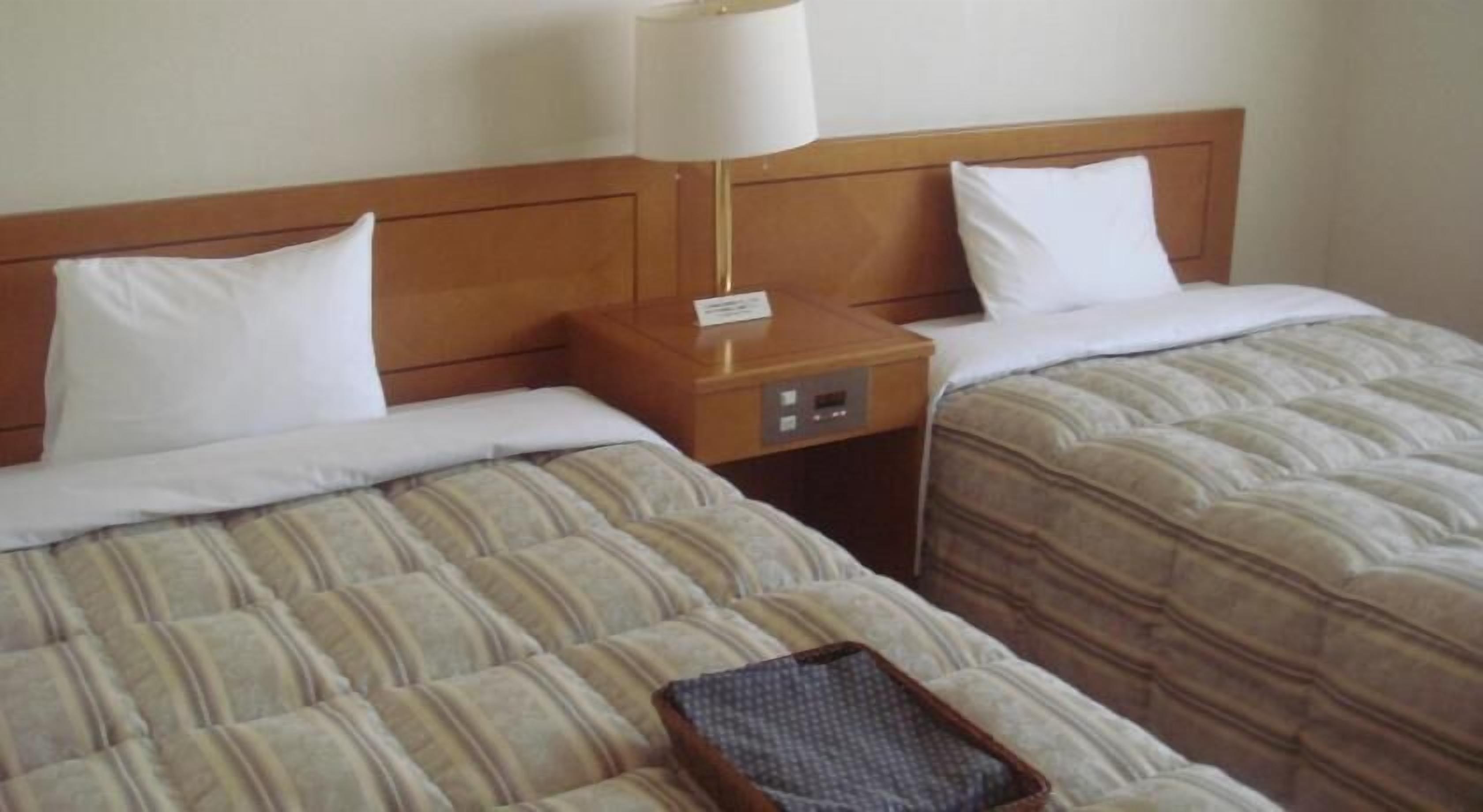 واي فاي مجانًا وملاءات أسرّة