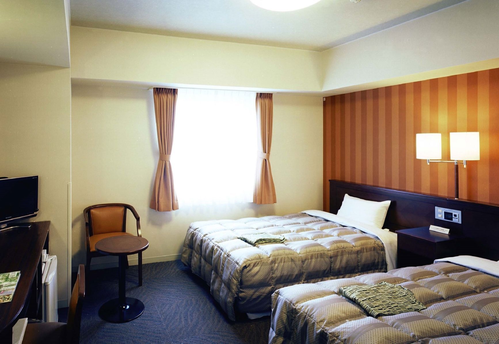Desk, free WiFi, bed sheets
