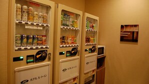 Vending machines with various beverages and snacks. - Hotel Route Inn Oyama (Oyama)