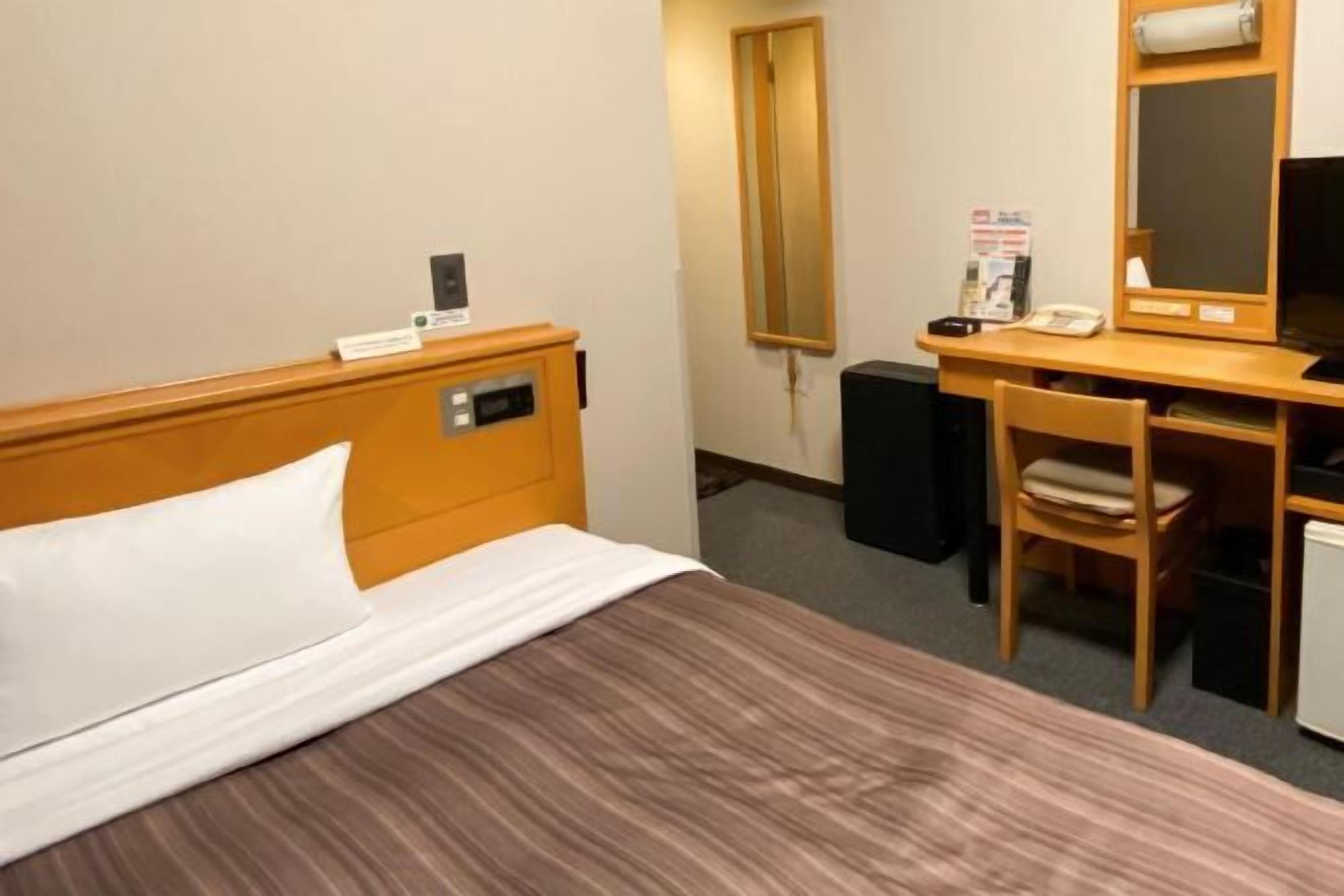 Free wired internet, bed sheets