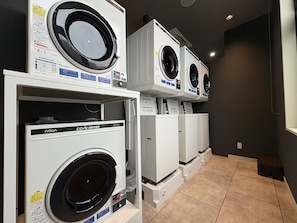Laundry room - Hotel Route Inn Utsunomiya Miyukicho (Utsunomiya)