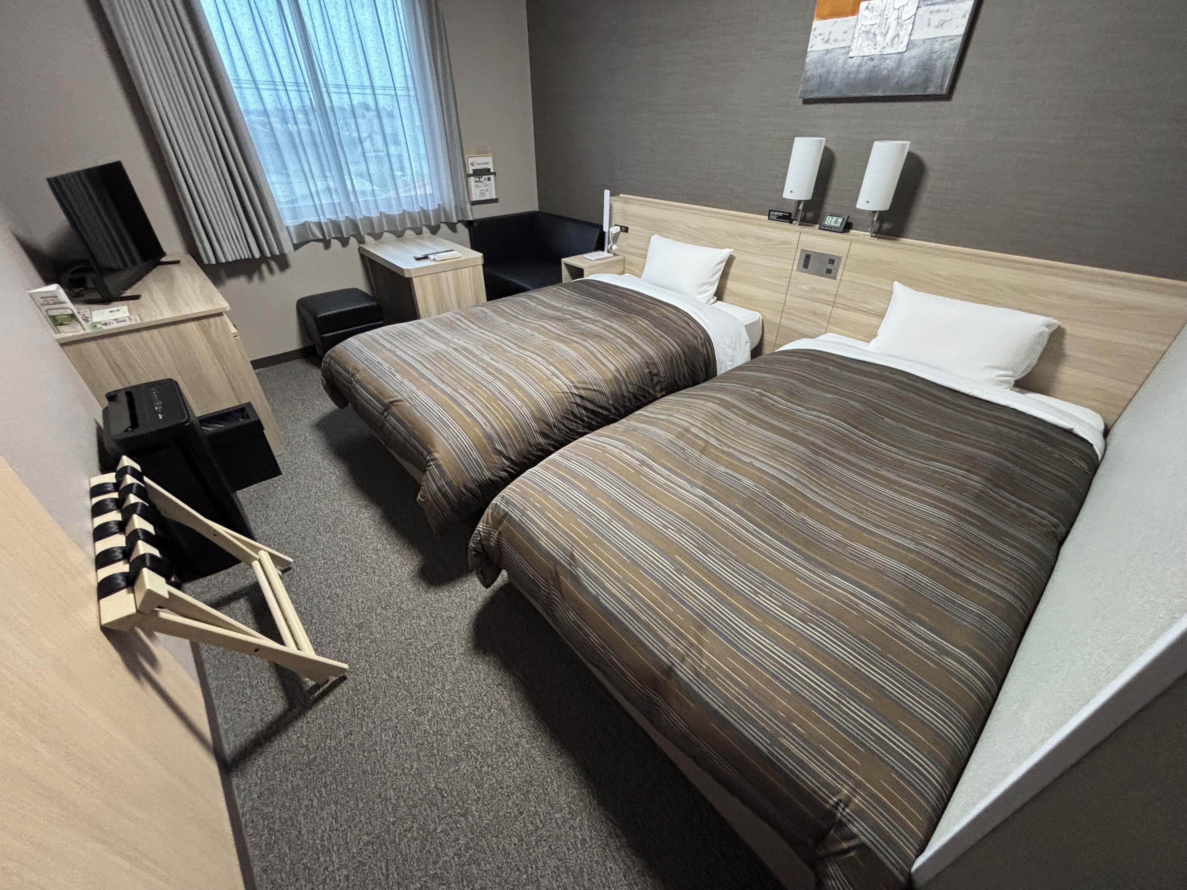 مكتب وواي فاي مجانًا وملاءات أسرّة