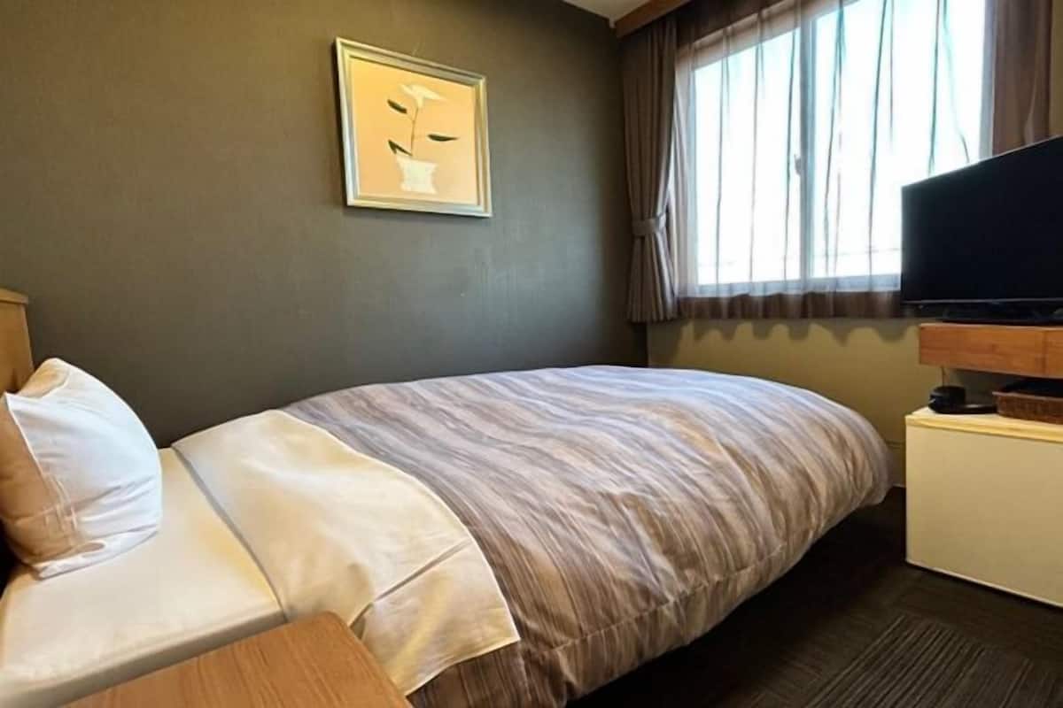 Escrivaninha, Wi-Fi de cortesia, roupa de cama