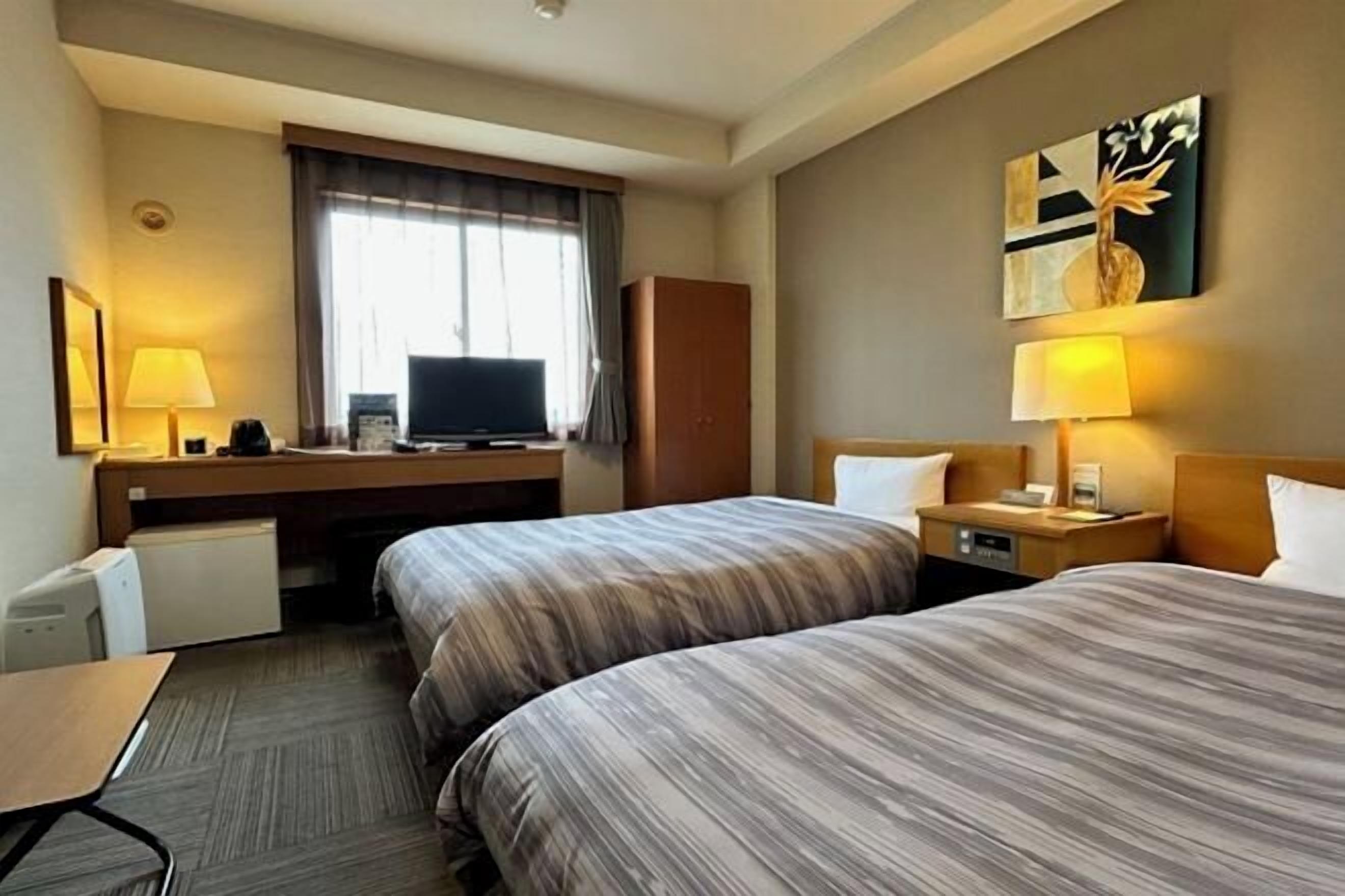 Desk, free WiFi, bed sheets