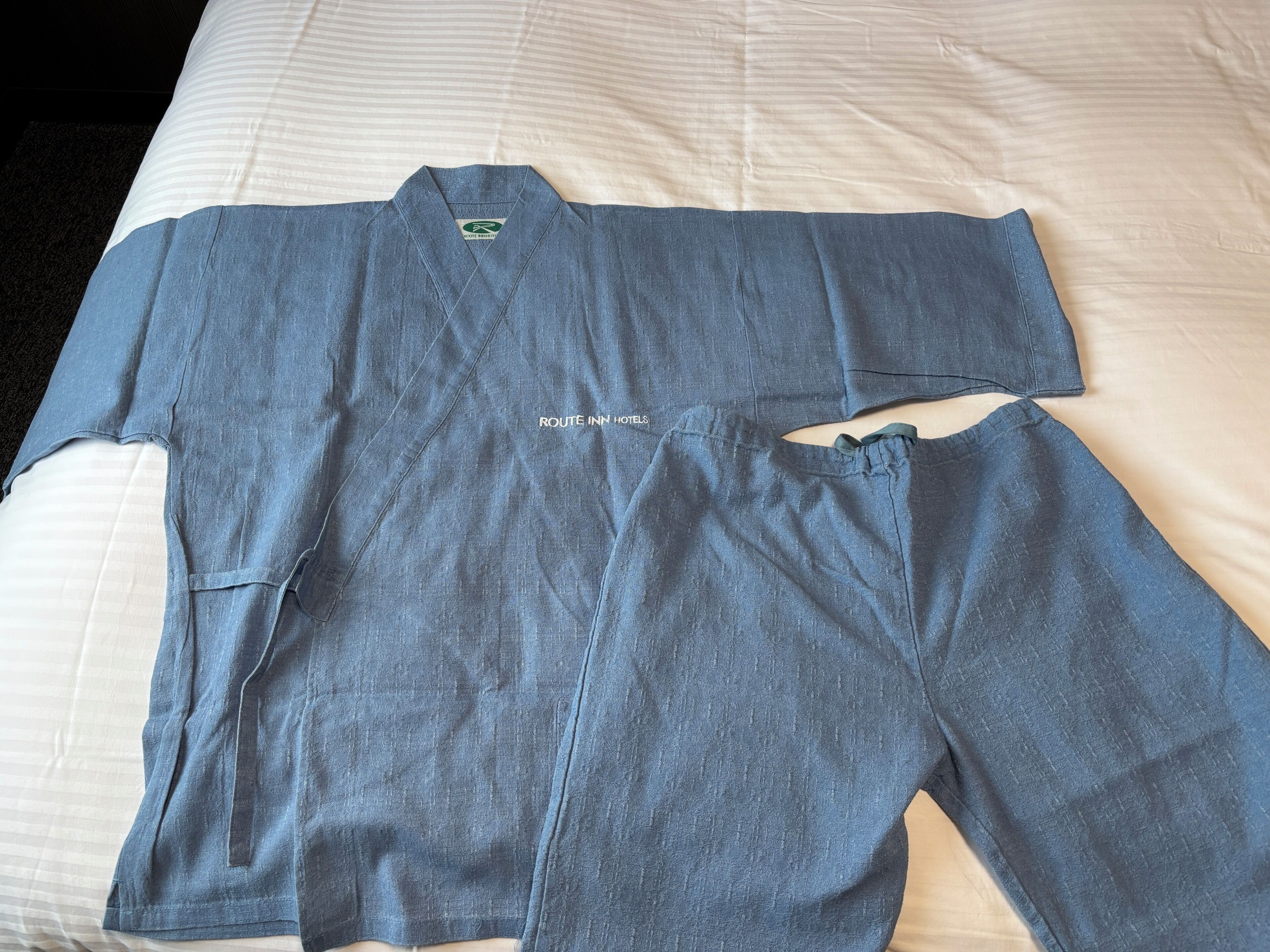 Escrivaninha, Wi-Fi de cortesia, roupa de cama