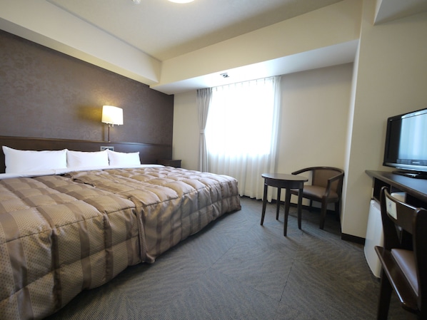 Desk, free WiFi, bed sheets