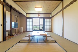 デスク、WiFi (無料)、ベッドシーツ