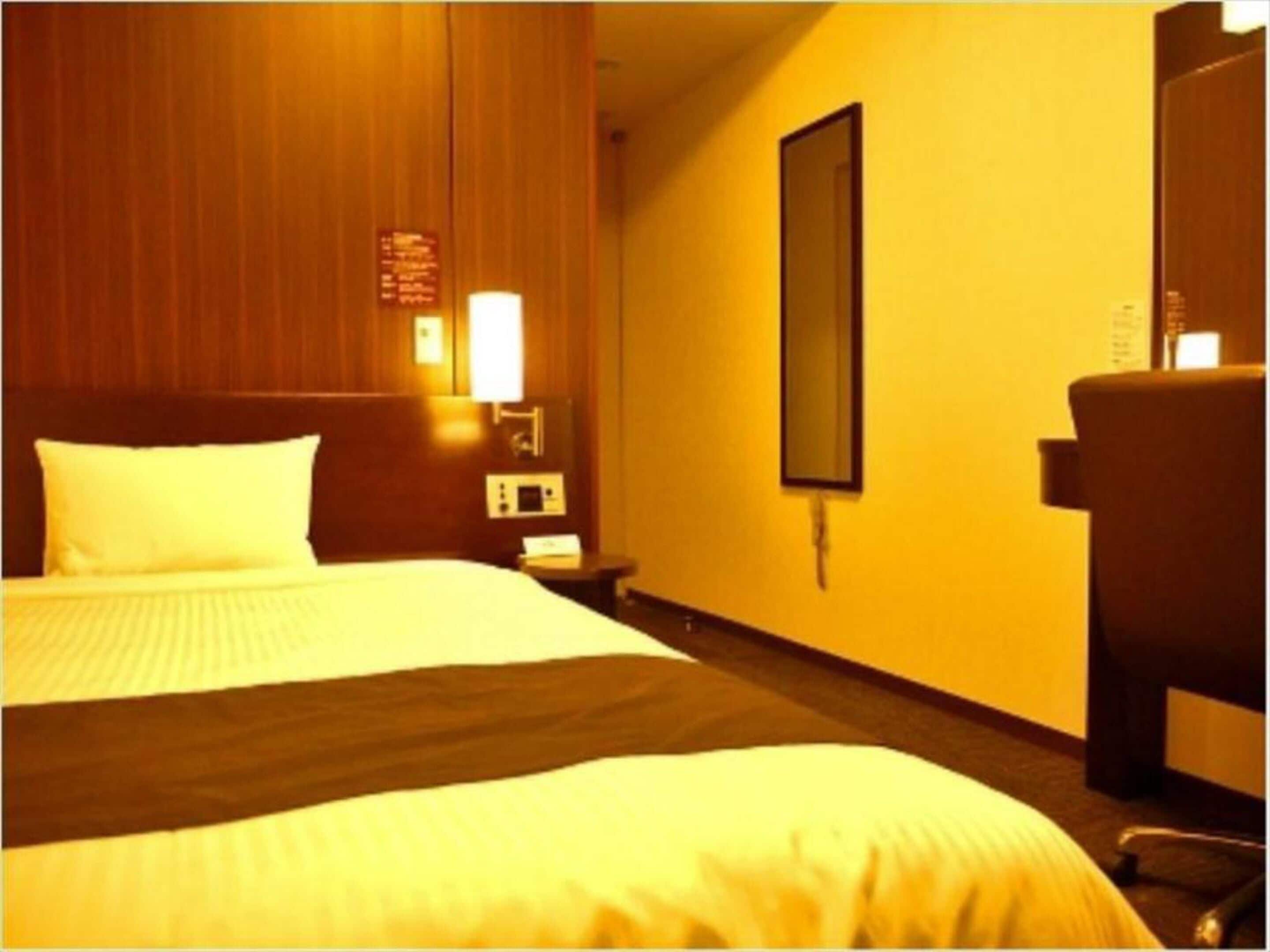 desk, blackout curtains, free wifi, bed sheets