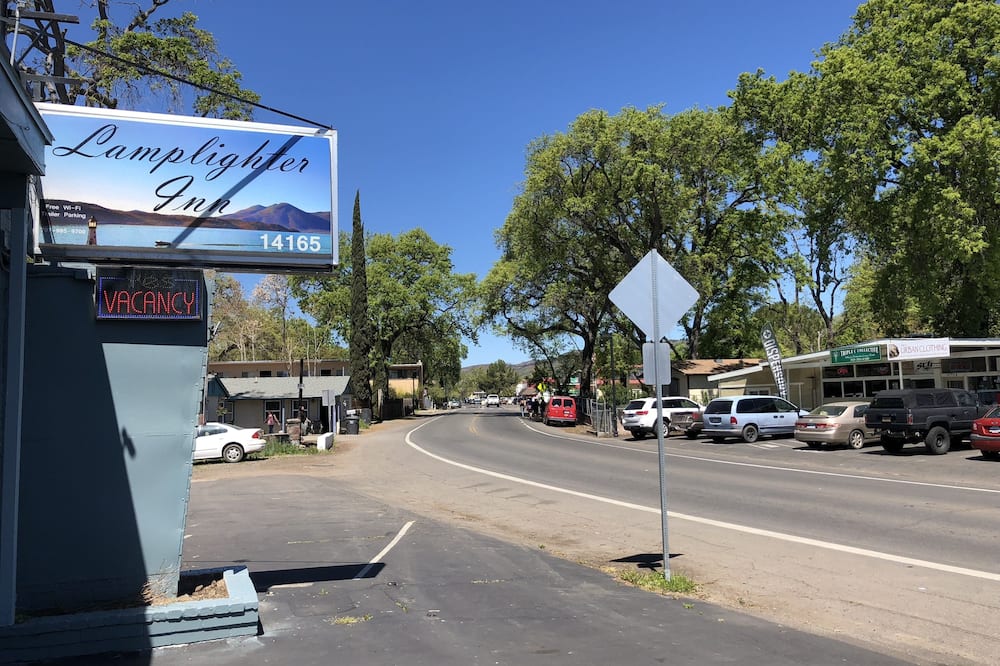 Lamplighter Motel