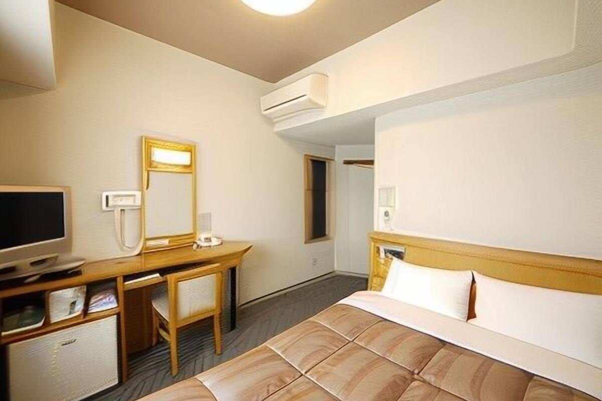 1 chambre, bureau, Wi-Fi gratuit, draps fournis