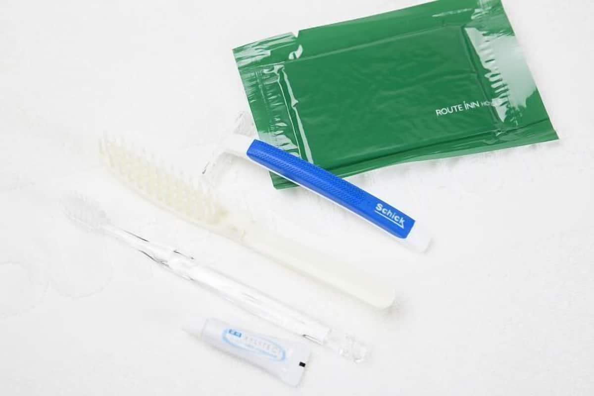 Shower, hair dryer, slippers, bidet