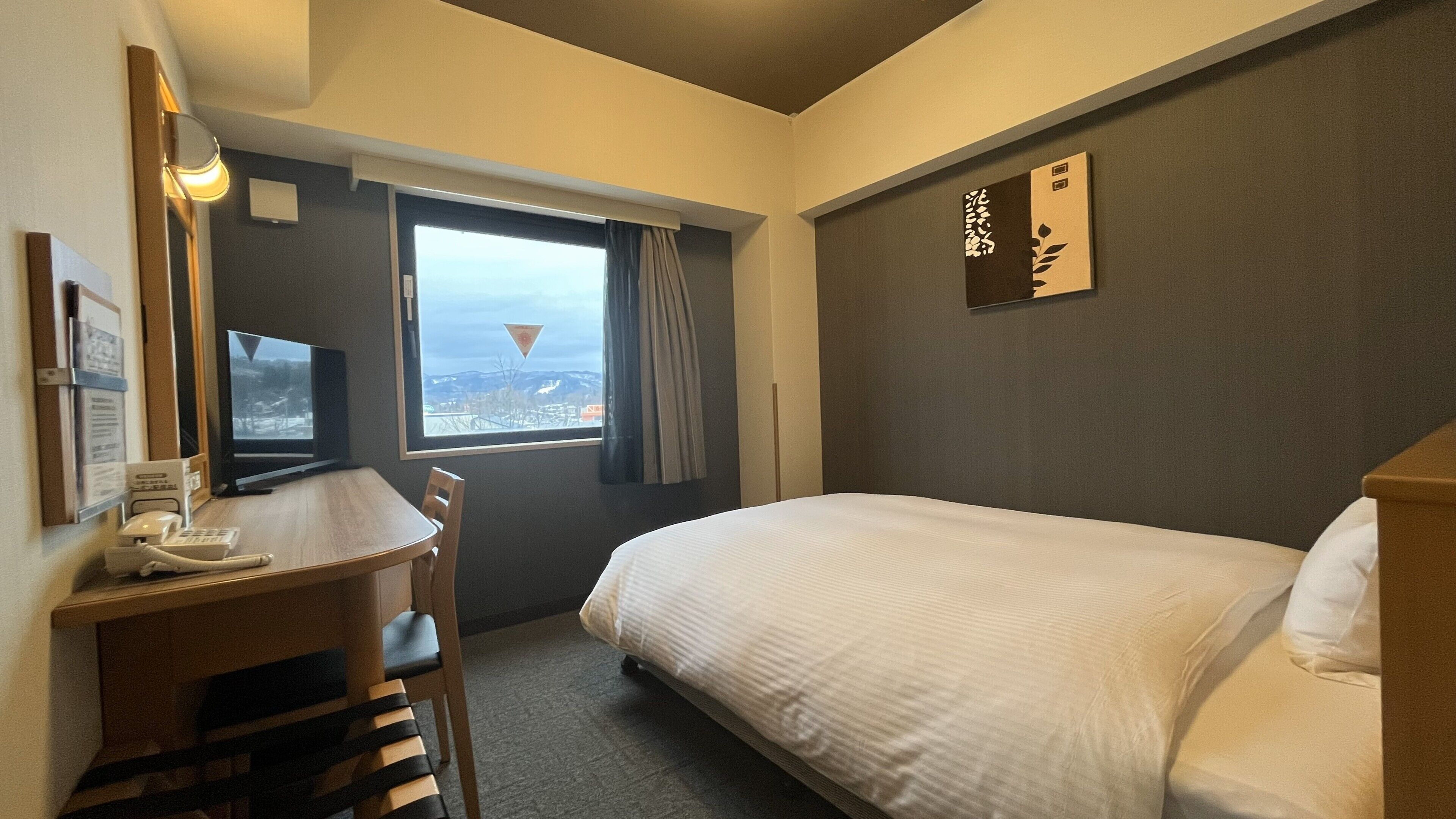WiFi (free), bed sheets