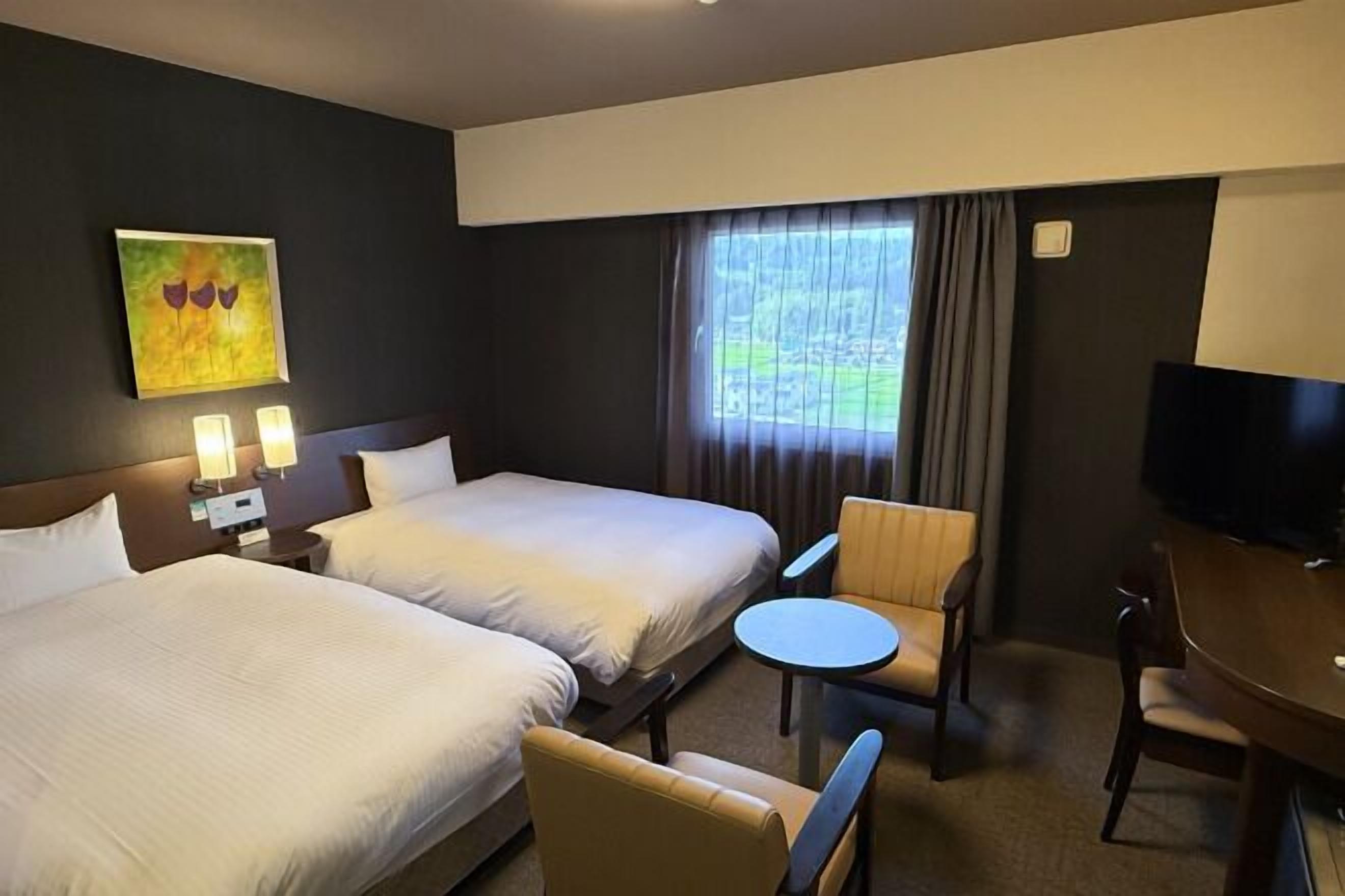 Desk, free WiFi, bed sheets