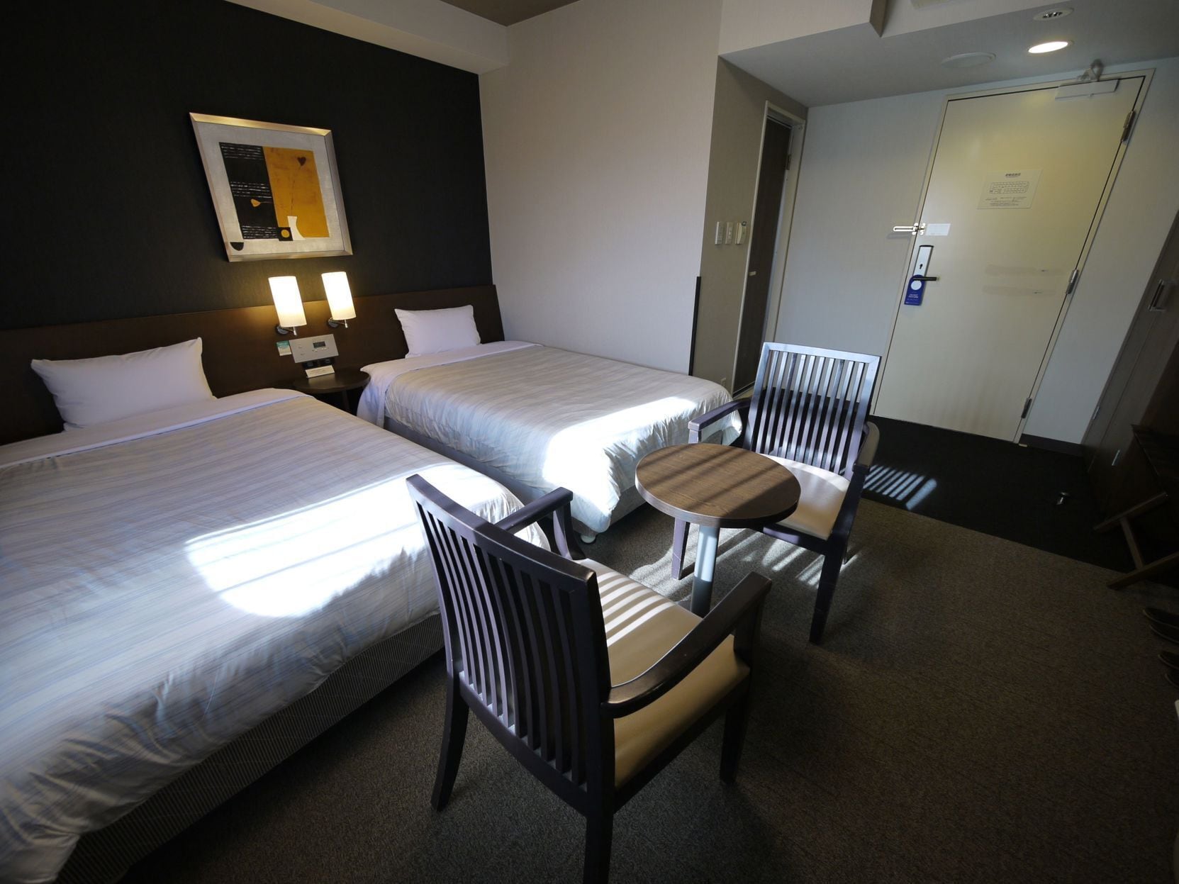 Desk, free WiFi, bed sheets