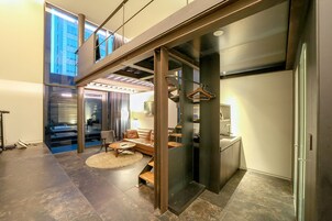 Royal Room | Premium bedding, laptop workspace, free WiFi, bed sheets