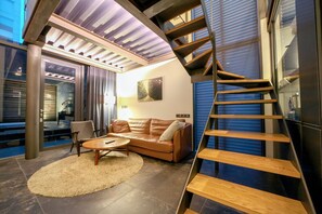 Premium bedding, laptop workspace, free WiFi, bed sheets - JS Boutique Hotel Dongtan (Hwaseong)