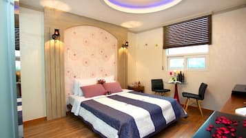 Premium bedding, individually decorated, individually furnished, desk