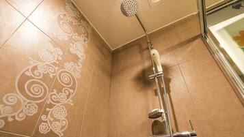 Deluxe Twin Room | Premium bedding, individually decorated, individually furnished, desk