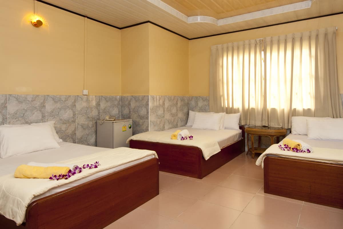 In-room safe, desk, rollaway beds, free WiFi