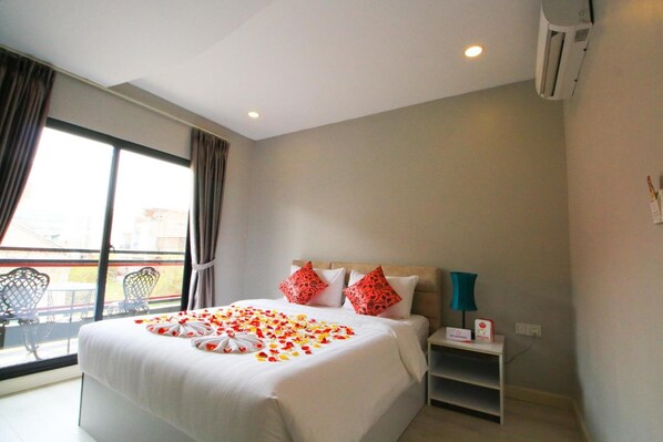 In-room safe, desk, rollaway beds, free WiFi