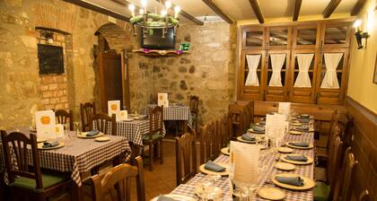 Hostal Hueso