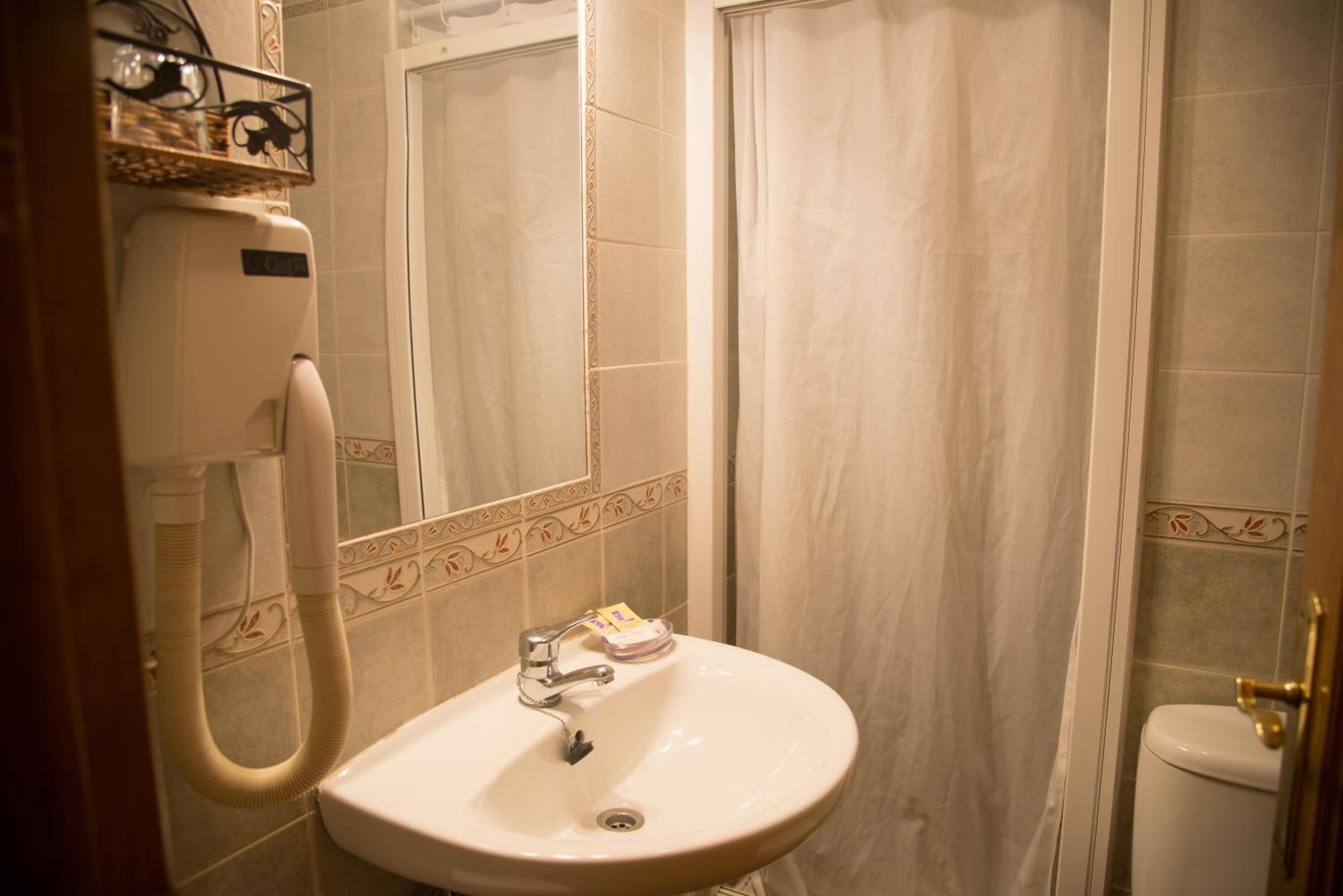 Photo - Hostal Hueso