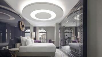 Minibar, coffres-forts dans les chambres, décoration personnalisée