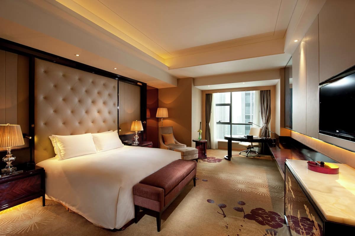 Minibar, in-room safe, desk, soundproofing