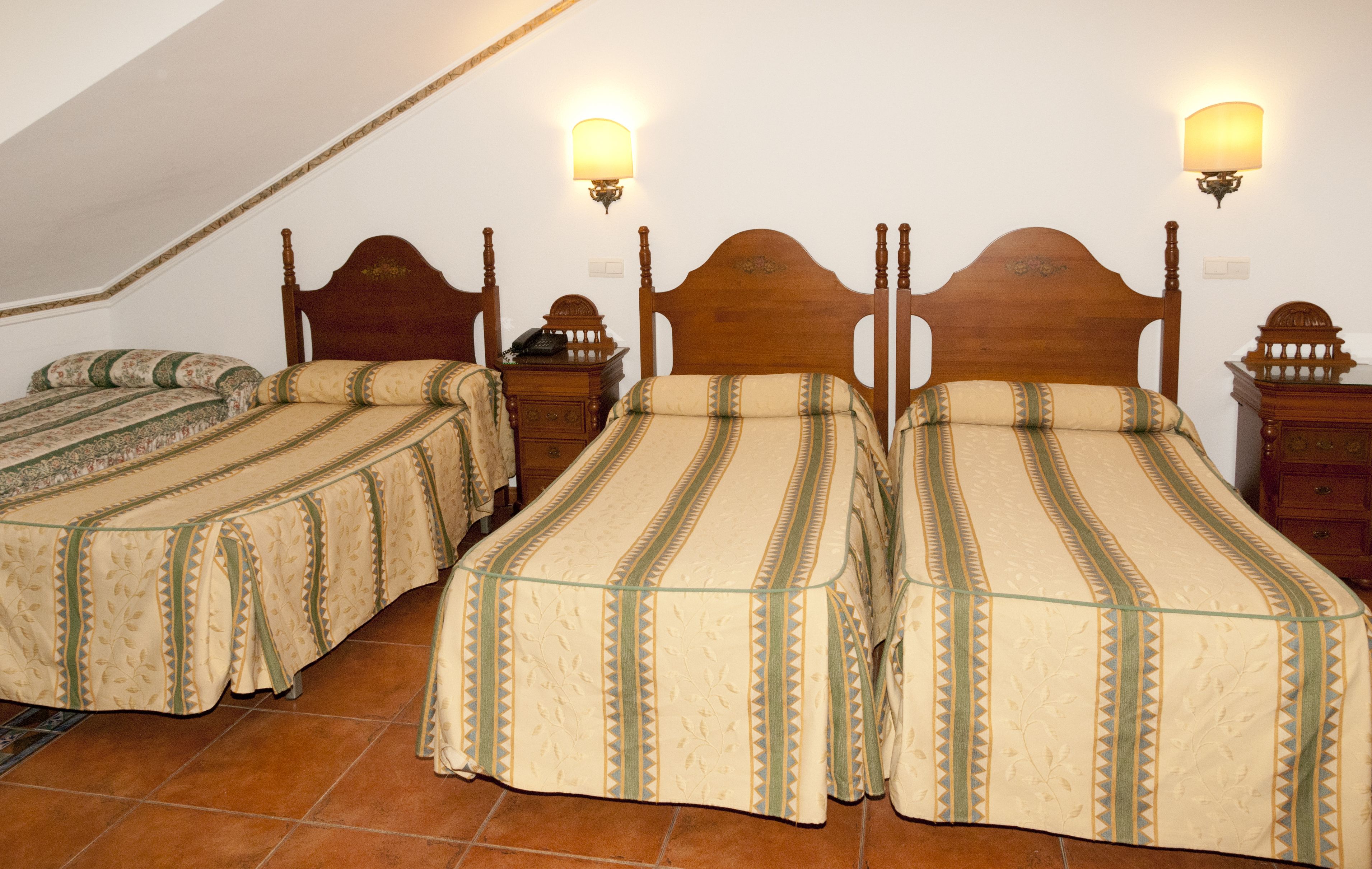 Triple Room, Jetted Tub | In-room safe, rollaway beds, free WiFi, bed sheets