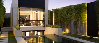 이큐리브리아 스미냑