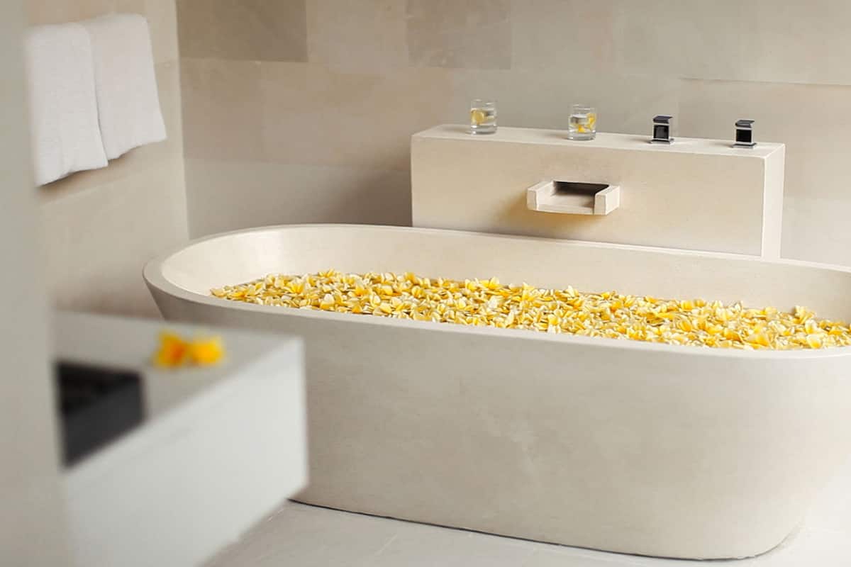 villa (pool villa) | deep-soaking bathtub