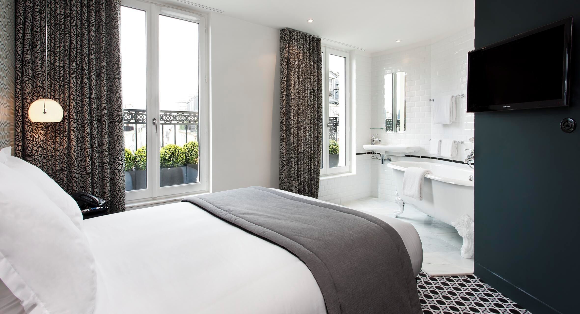 superior twin room | in-room safe, soundproofing, free wifi, bed sheets