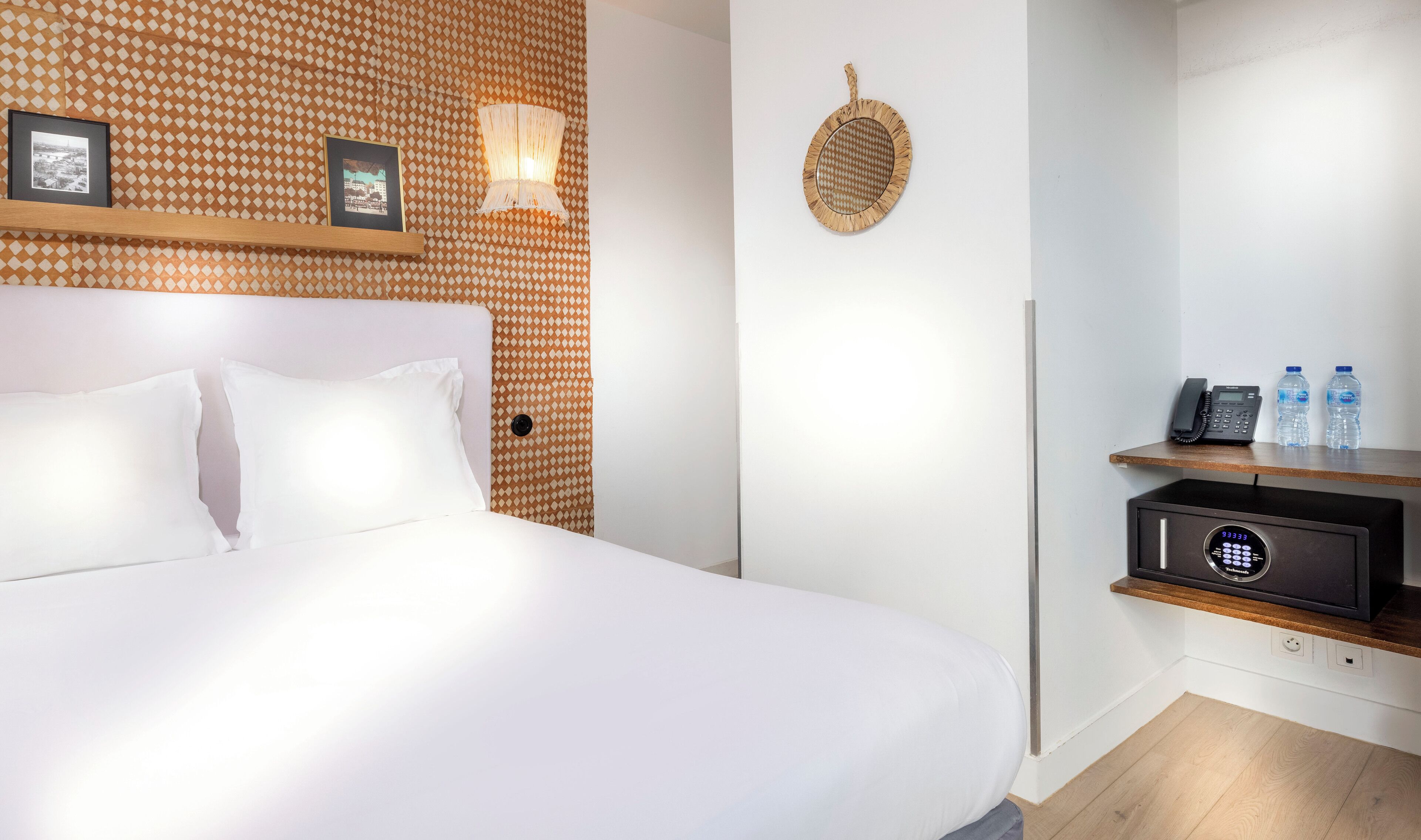 classic double room | in-room safe, soundproofing, free wifi, bed sheets